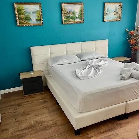 Guest house Private Entry And Bathroom Tirana