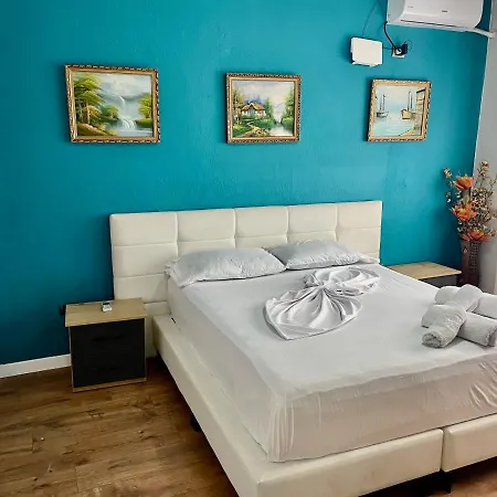 Private Entry And Bathroom Guest house 3*