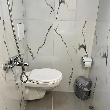 Pensión Private Entry&bathroom Tirana
