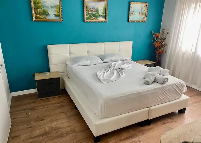 Private Entry And Bathroom Vendégház